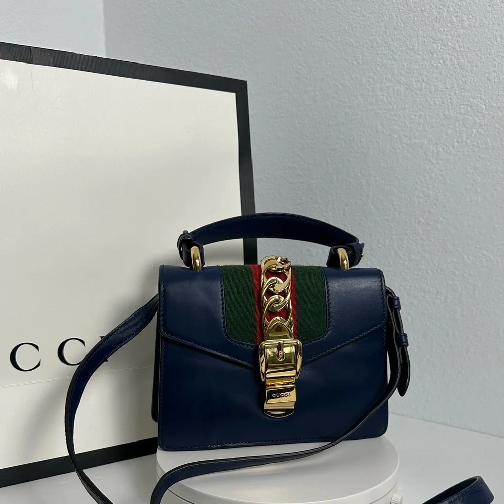 💯Authentic Gucci Navy Blue Sylvie Mini Top Handle Bag in leather 🍀 - Picture 4 of 17